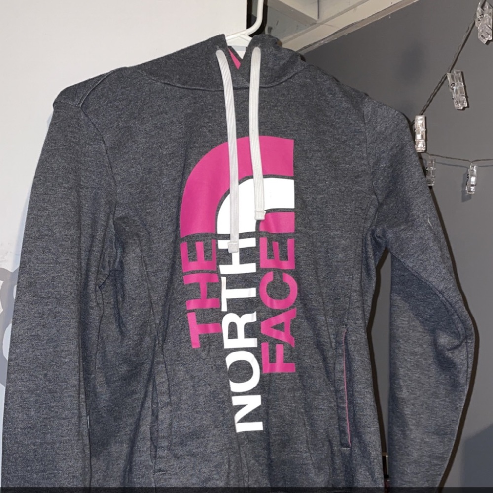 the north face hoodie size S hardly worn